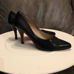 Vintage SALVATORE FERRAGAMO Classic Pumps- size 10